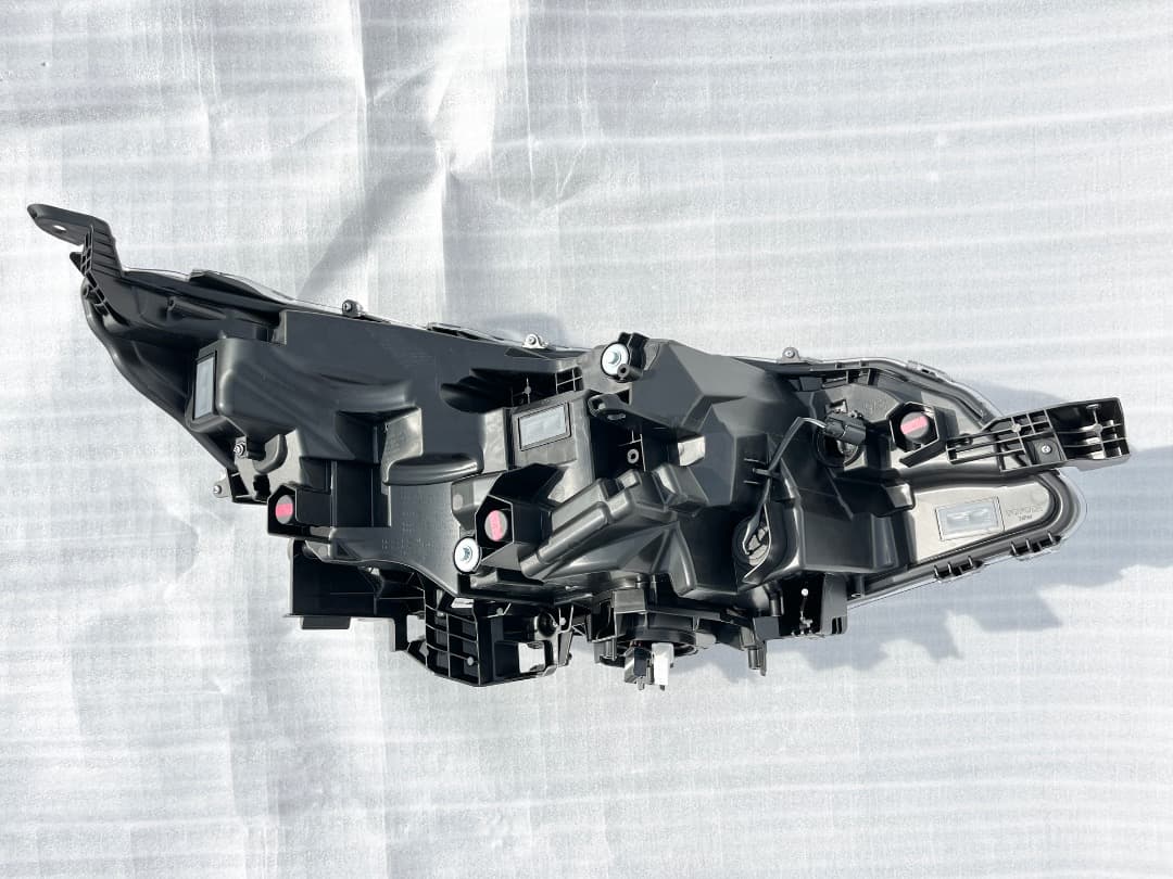 【FX500】トヨタ　ノア　純正　ZWR90W　ヘッドライト　左