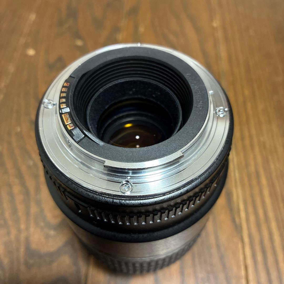 Canon EF 100mm f/2.8 USM マクロレンズ