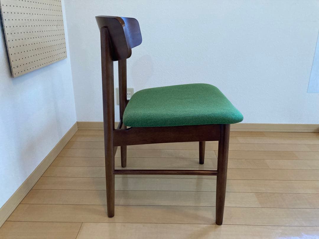 カリモク60 ダイニングチェア Tチェア タップグリーン 2脚セット