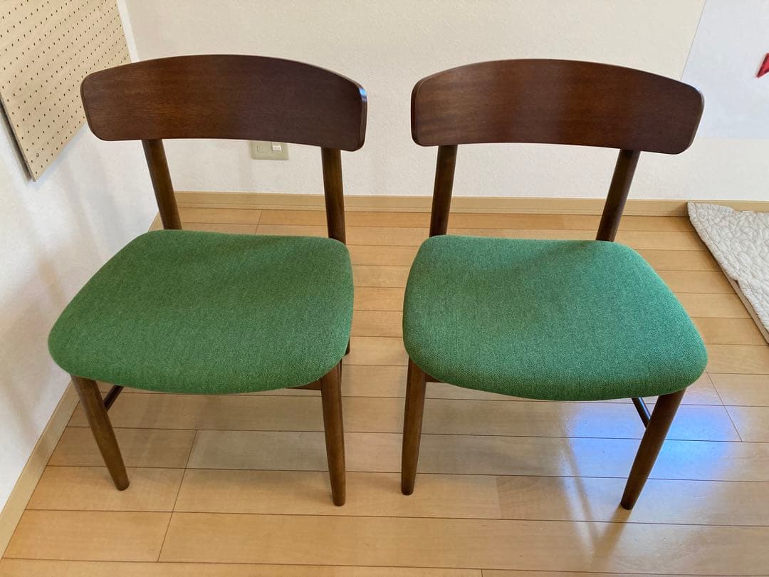 カリモク60 ダイニングチェア Tチェア タップグリーン 2脚セット