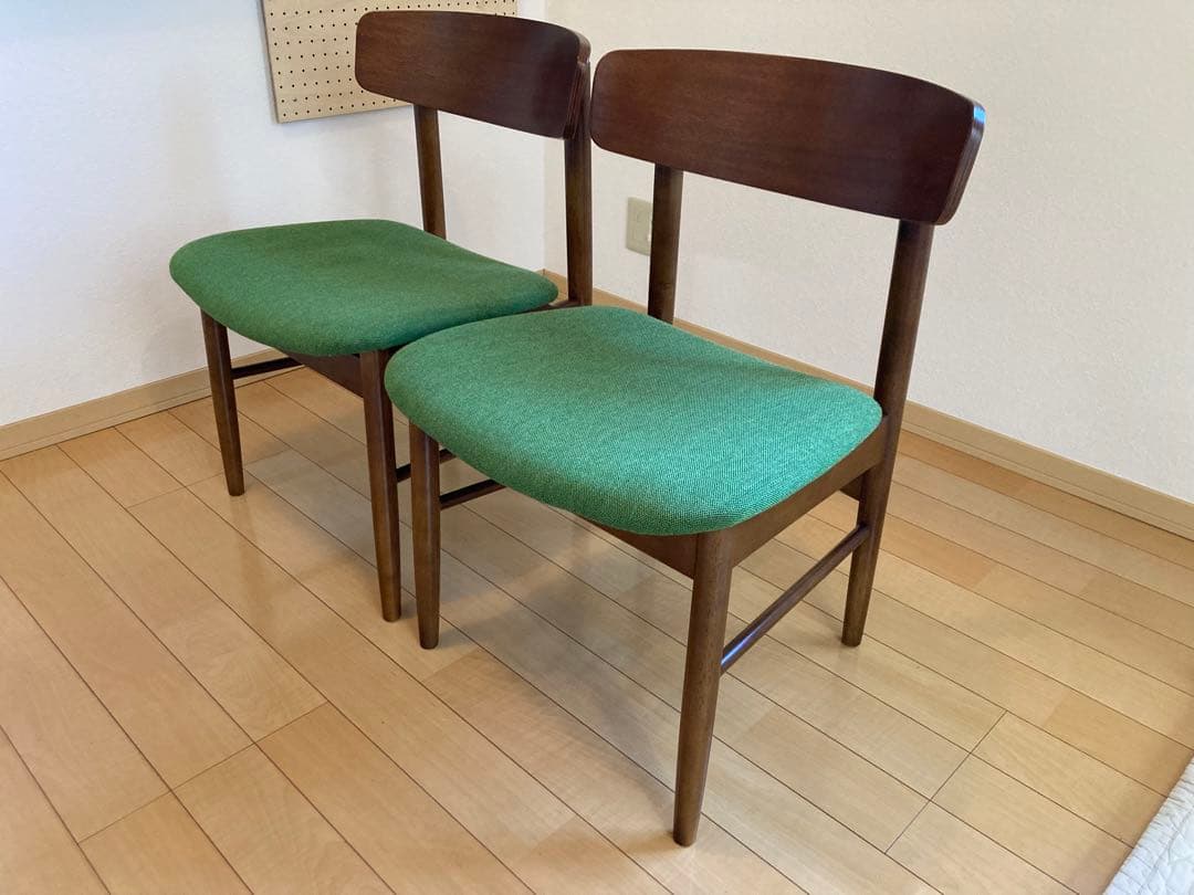 カリモク60 ダイニングチェア Tチェア タップグリーン 2脚セット