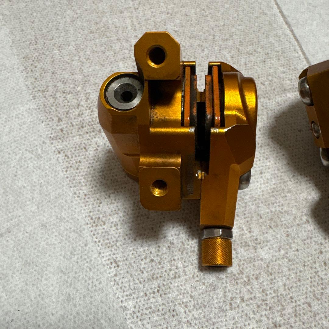 EQUAL ブレーキキャリパー オレンジ