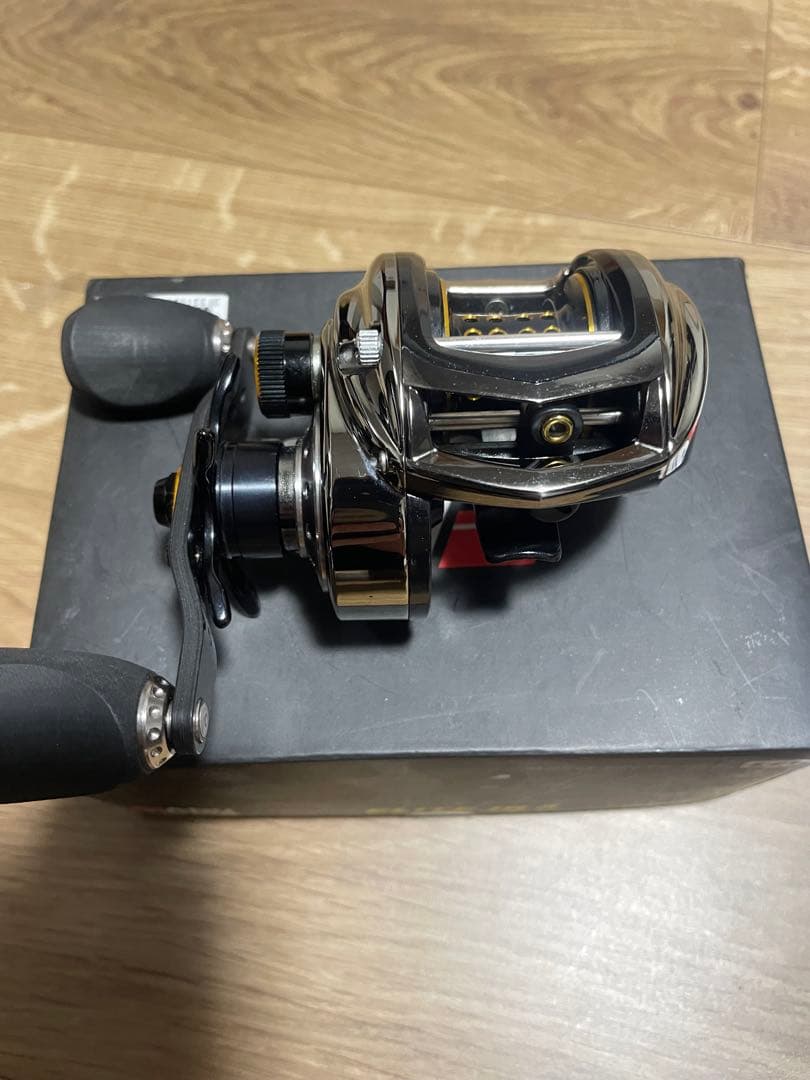 アブガルシア レボエリート IB5 ベイトリール REVO 右巻き