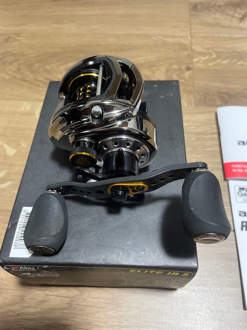 アブガルシア レボエリート IB5 ベイトリール REVO 右巻き