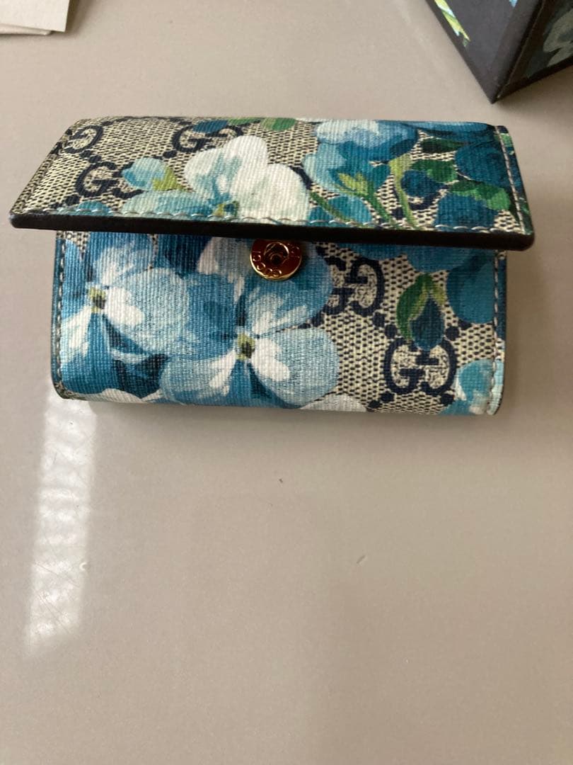 ほぼ新品★GUCCI グッチブルームス　キーケース　赤×水色★