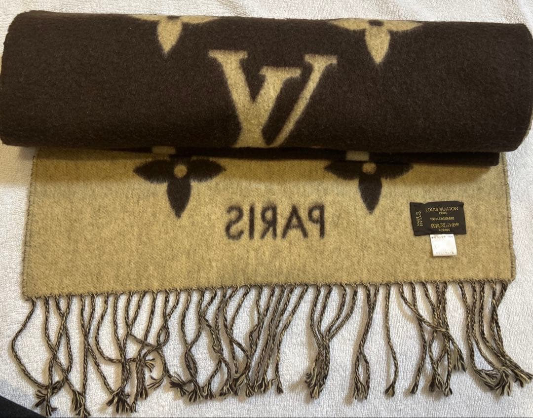 ルイヴィトン大判マフラー　クリーニング済みです。