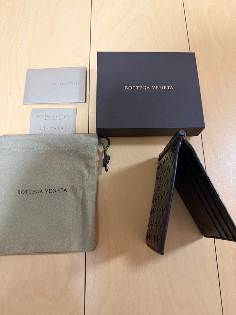 Bottega Veneta イントレチャート　二つ折り財布 マネークリップ
