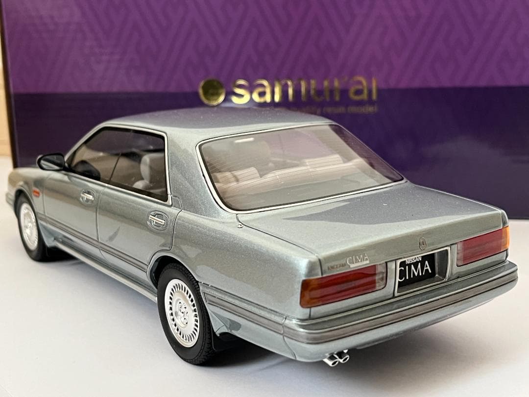 サムライ 1/18 日産セドリック Y31シーマ ブルー KSR18026BL