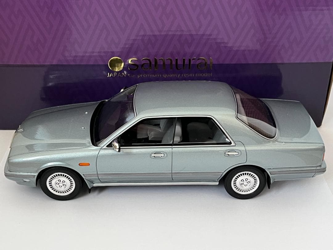 サムライ 1/18 日産セドリック Y31シーマ ブルー KSR18026BL