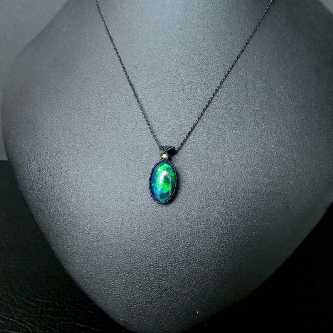 上カルビ　大粒ブラックオパールのマクラメネックレス