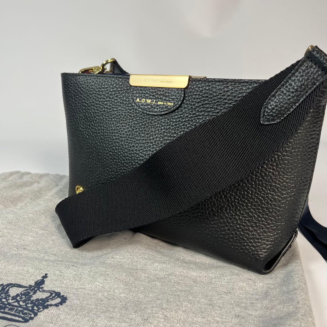未使用級　A.D.M.J ショルダーバッグ　ボトムアクセント　金具　ブラック