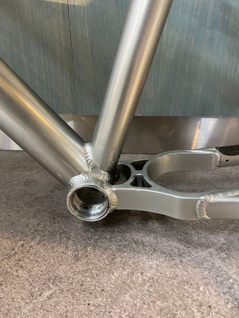 マングース　ダートジャンプ　フレームのみ フォークはありません