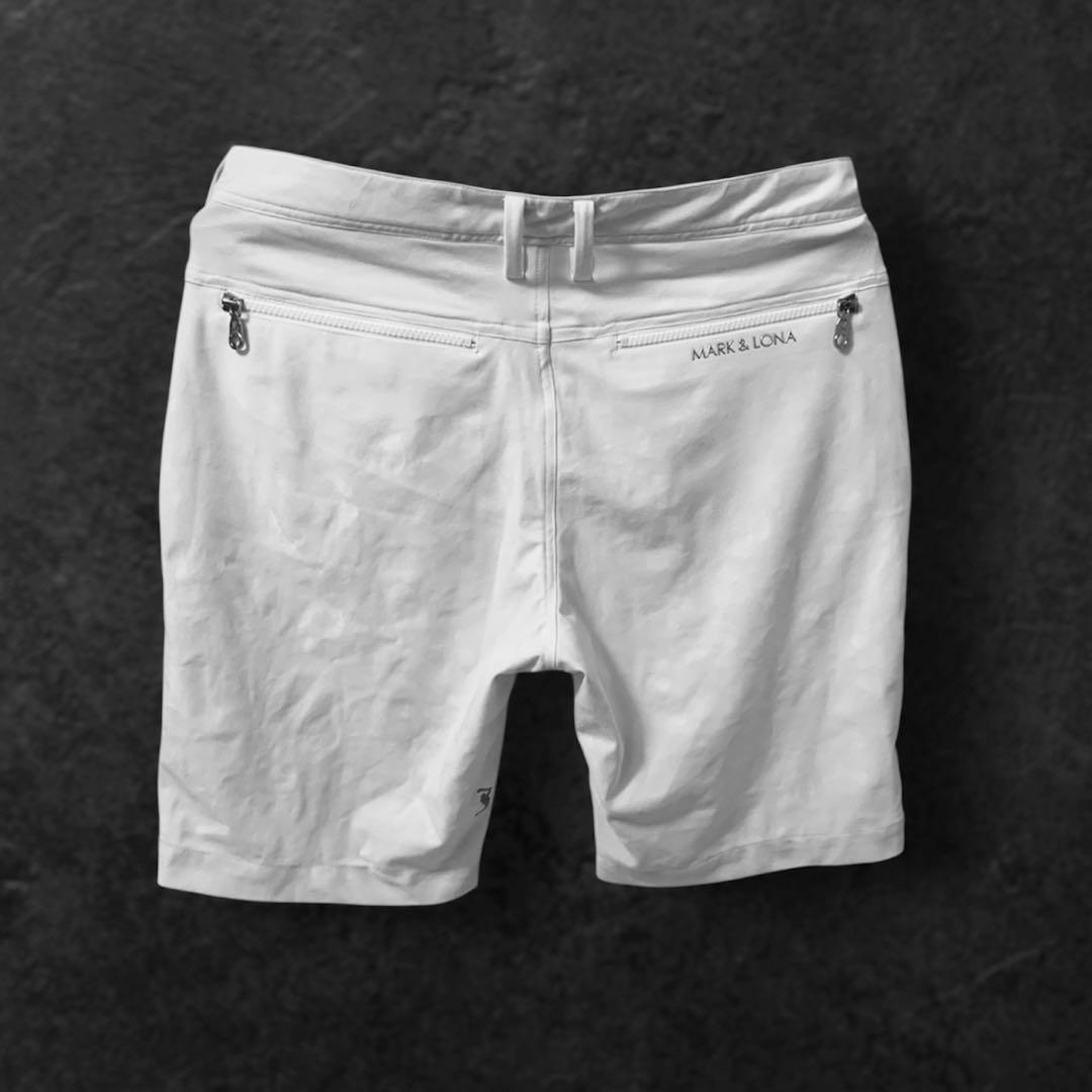 未使用品MARK & LONA カモフラージュパターンホワイトショートパンツ