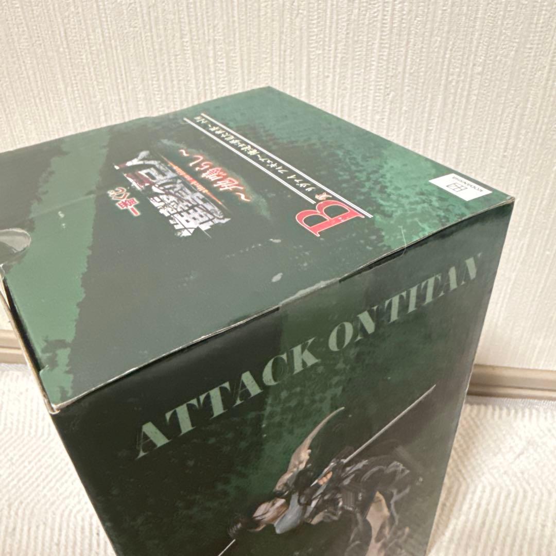 一番くじ　進撃の巨人　地鳴らし　B賞　リヴァイ　フィギュア