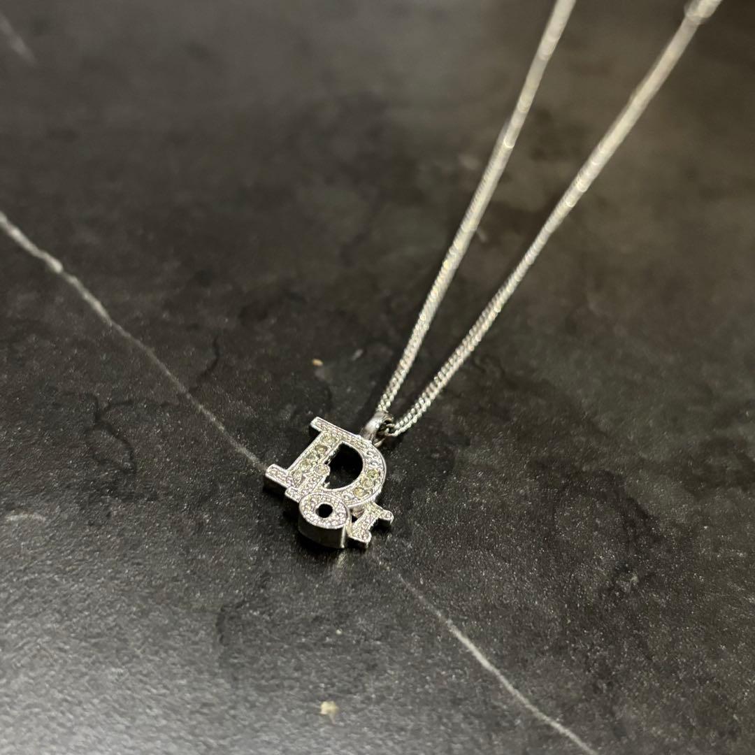 クリスチャンディオール　シルバー　ネックレス　ロゴ