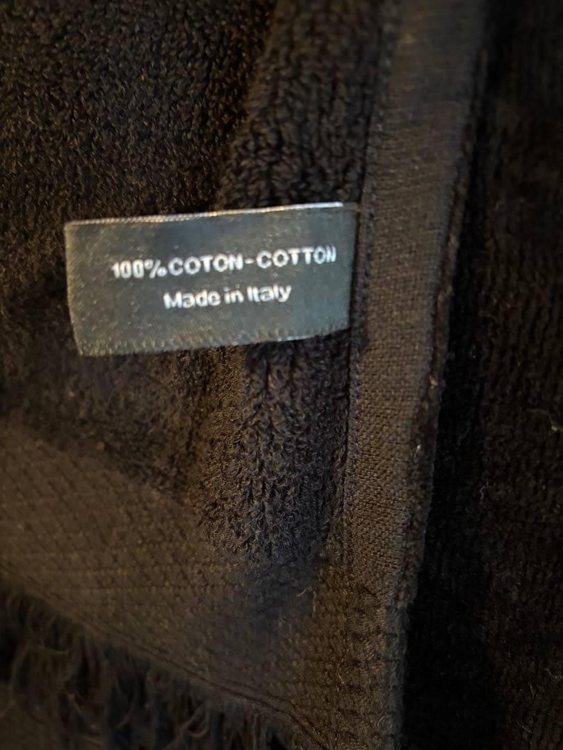 CHANEL フリンジ付き黒タオル　ブランケット