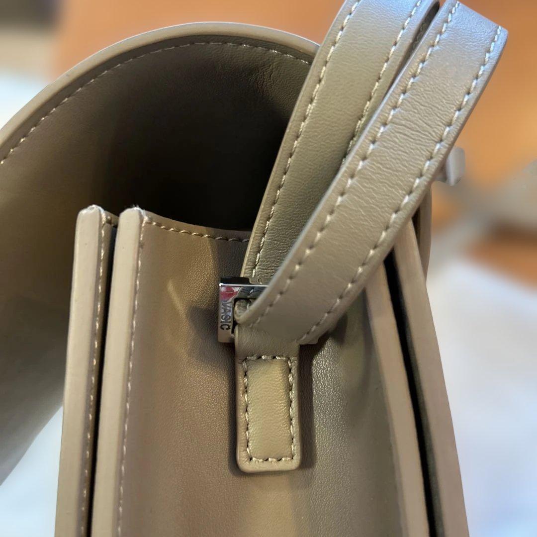 最終お値下げ！美品！VASIC CITY MINI グレージュ　ショルダーバッグ