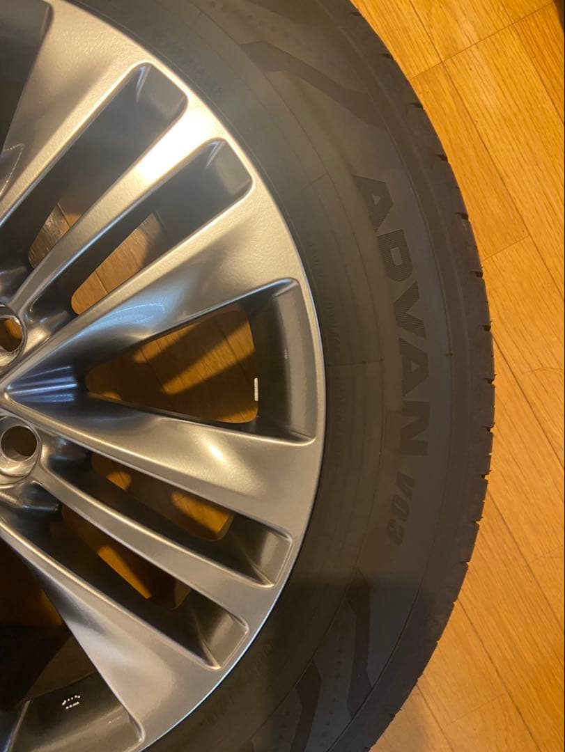 とぷ 225/60/R18 新車外し 純正