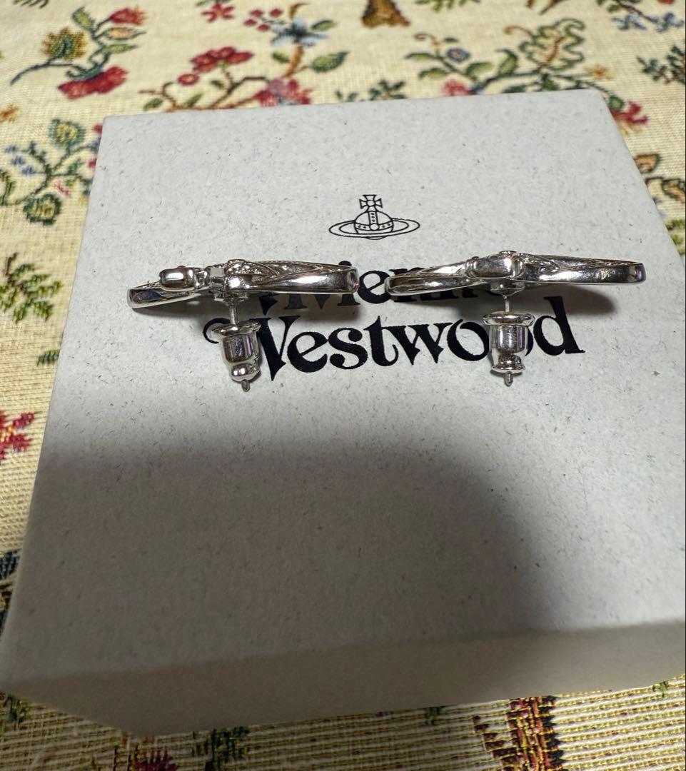 VivienneWestwood ミニバスレリーフピアス