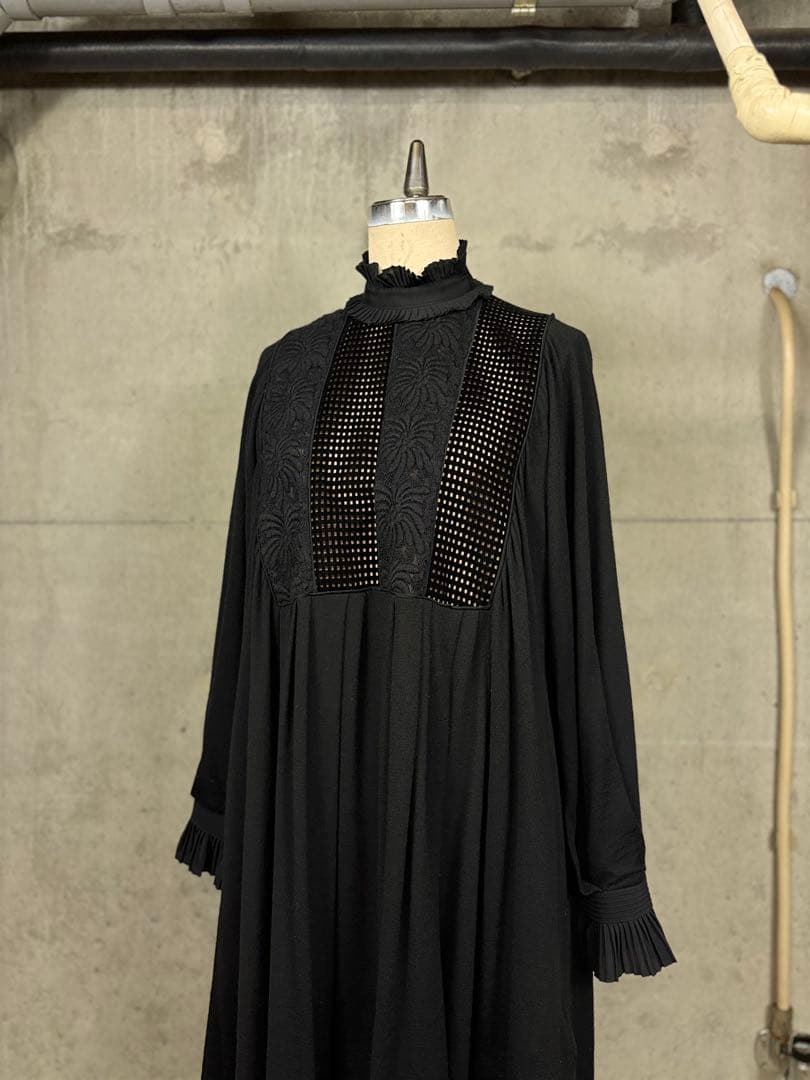 FENDI 刺繍 ワンピース｜フリル ハイネックAライン イタリア製