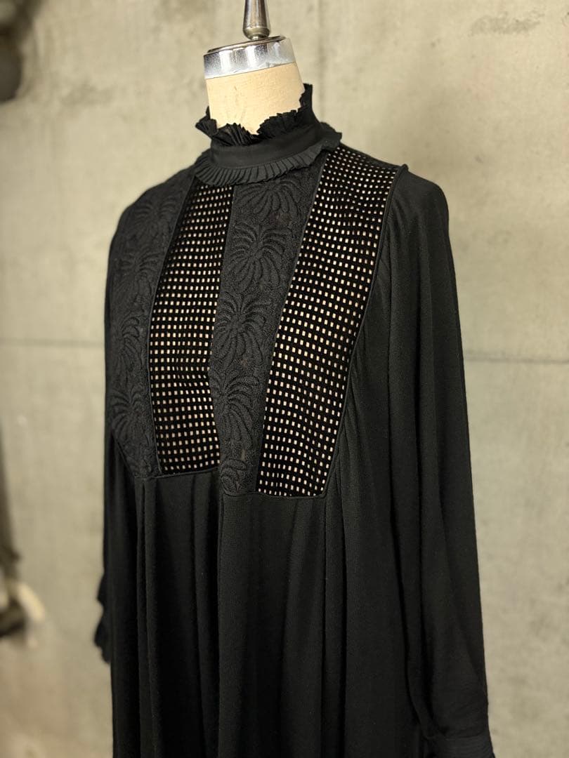 FENDI 刺繍 ワンピース｜フリル ハイネックAライン イタリア製