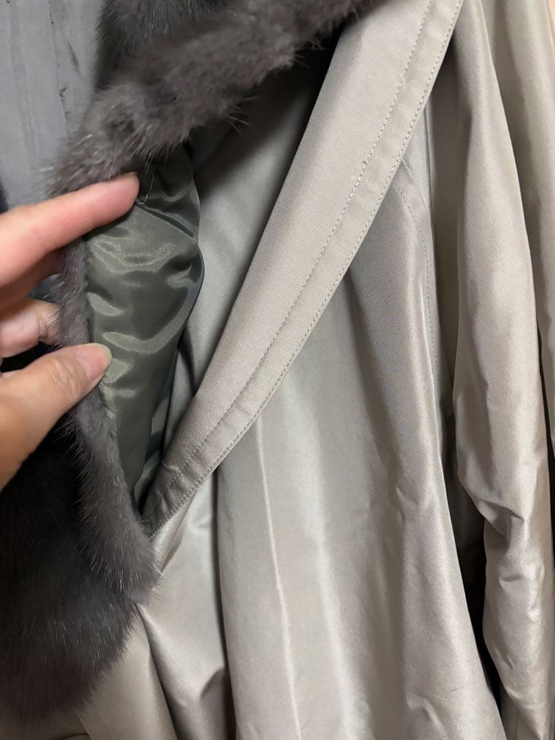 エンバミンクコート　シルク　訳あり（ライナー無）　ミンク取り外し可　グレー