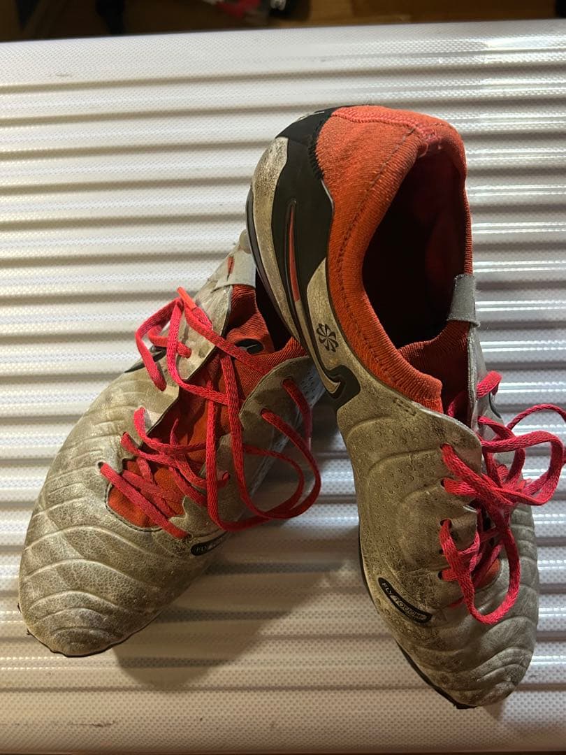 Nike サッカーシューズ・スパイク ティエンポ10ホワイト/レッド　AGソール