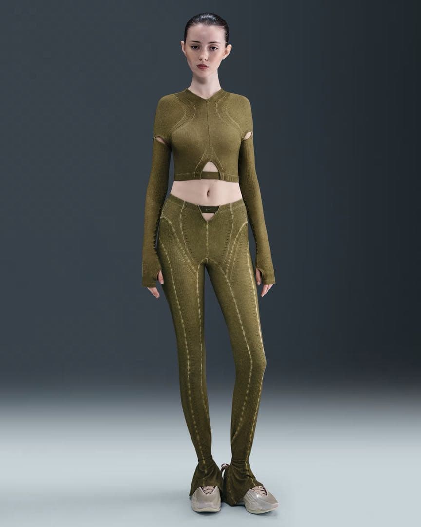 バレエ KNWLS Nike ghost olive flak