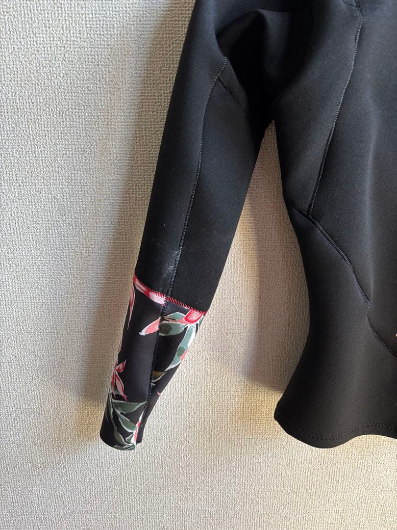 【美品、最終値下げ‼️】ロングスリーブジャケット　タッパー　1mm Sサイズ