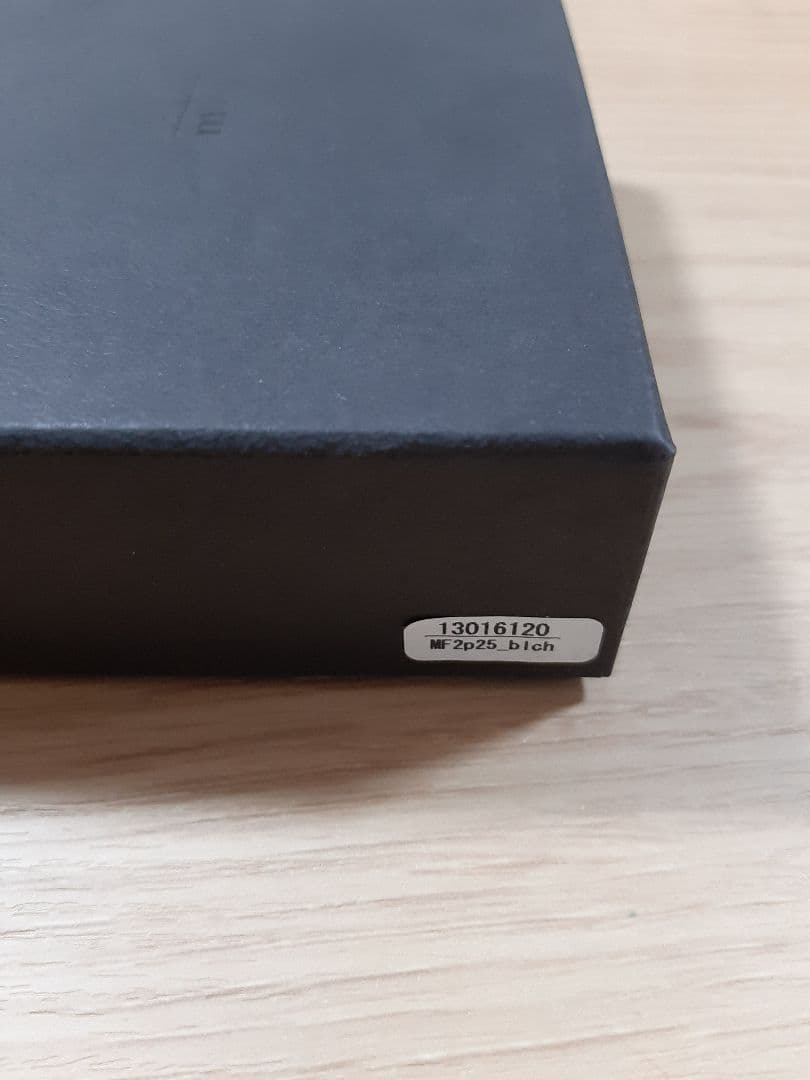 m+エムピウ　ブルー　二つ折り財布