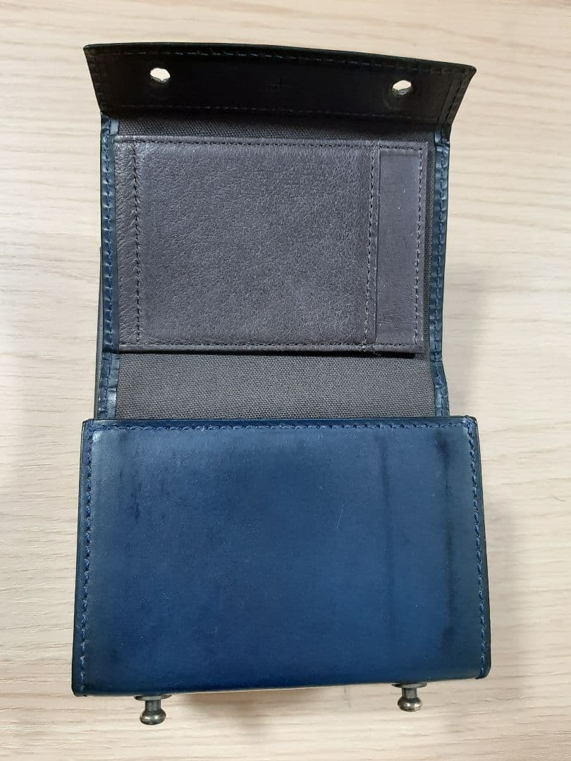 m+エムピウ　ブルー　二つ折り財布