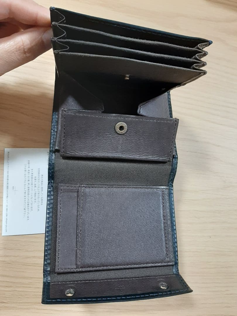 m+エムピウ　ブルー　二つ折り財布