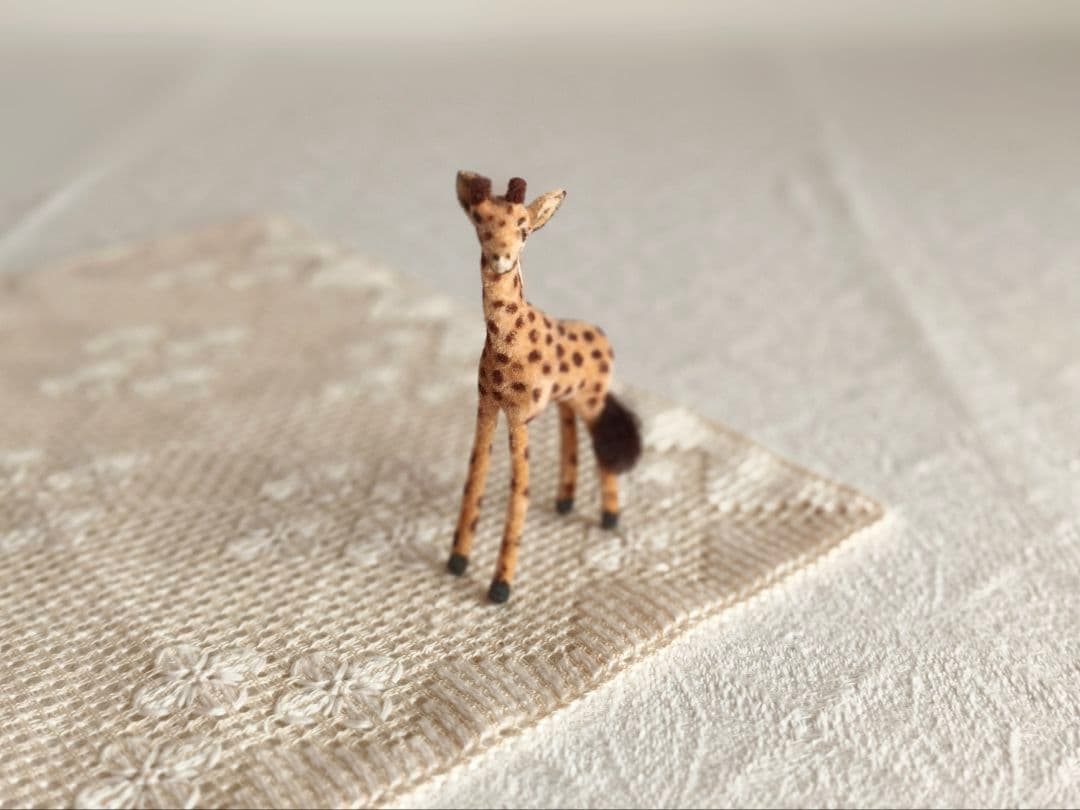 【ちびたんさま】vintage figure ୨୧ 子どもの キリンさん