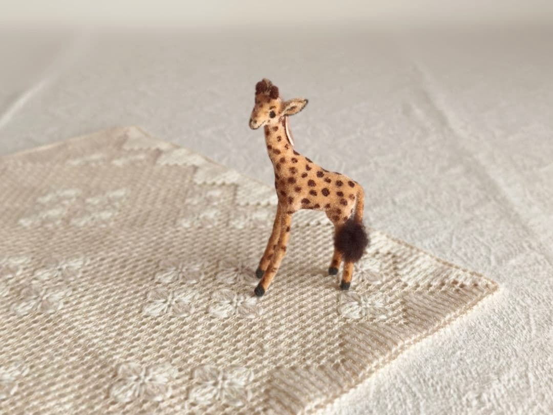 【ちびたんさま】vintage figure ୨୧ 子どもの キリンさん