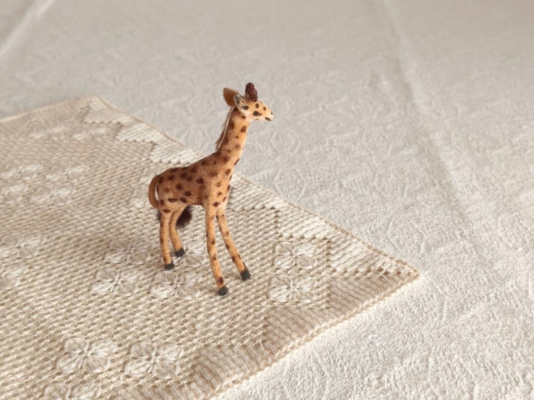 【ちびたんさま】vintage figure ୨୧ 子どもの キリンさん