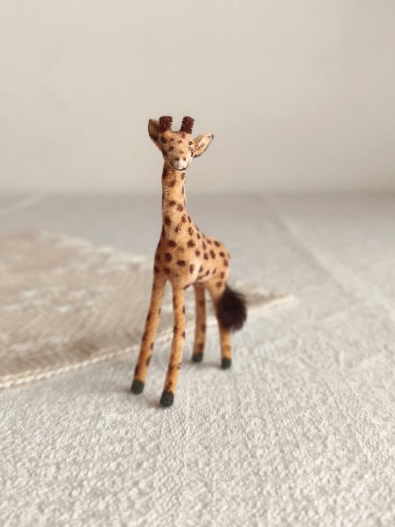 【ちびたんさま】vintage figure ୨୧ 子どもの キリンさん