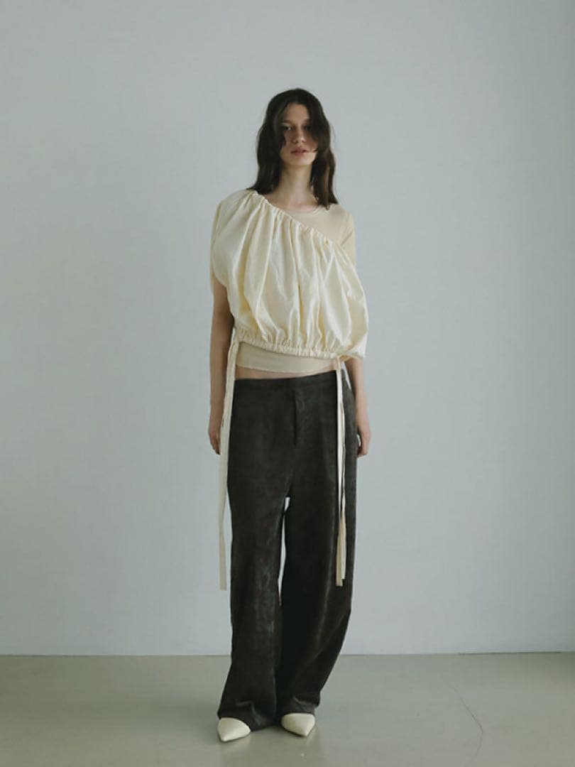 ETRE TOKYO クリーム色 ポインテッドレザースリッポン 37