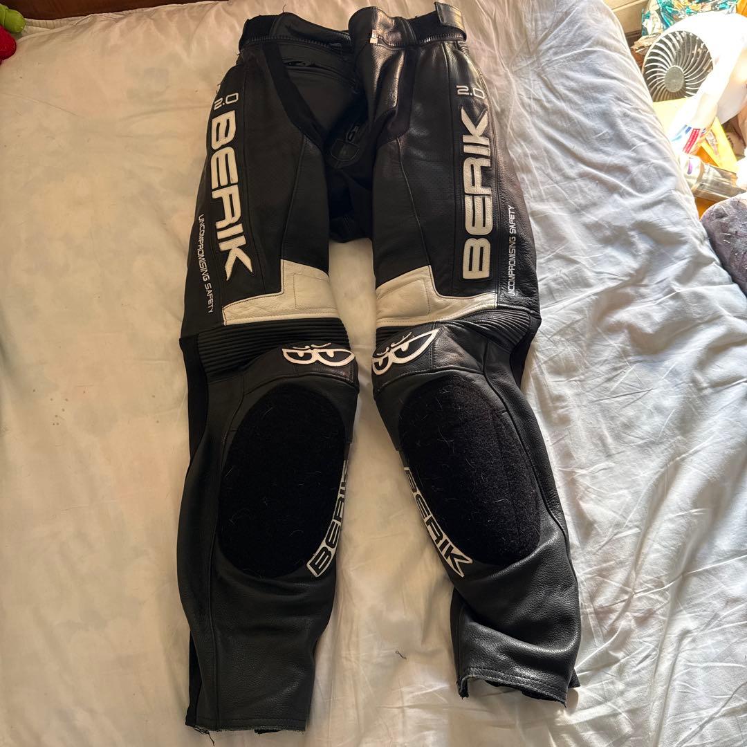専用　 BERIK バイクパンツ 黒 レザー　LWサイズ