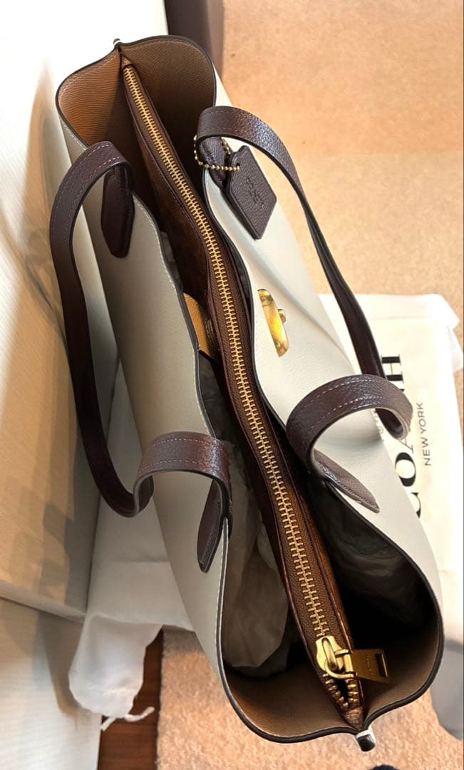 【美品】COACH ウィロートート 正規店購入 保存袋付 軽量 A4可