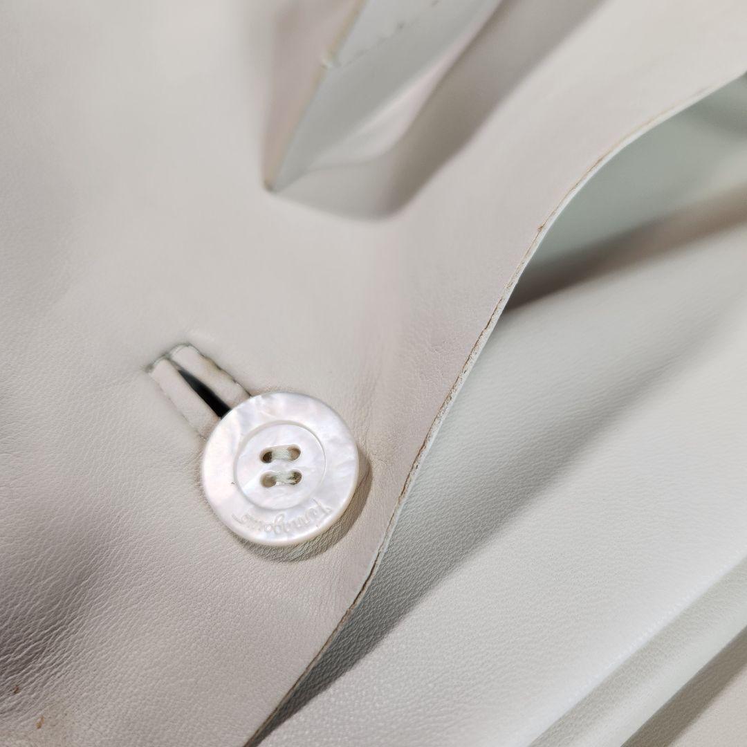 タグ付き サルヴァトーレフェラガモ オールレザー ロングコート シェルボタン