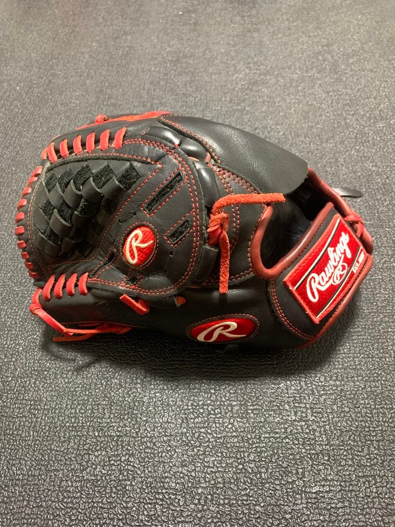 ローリングス　グローブ　軟式　左投げ　投手用　黒赤　メジャー　野球　グラブ