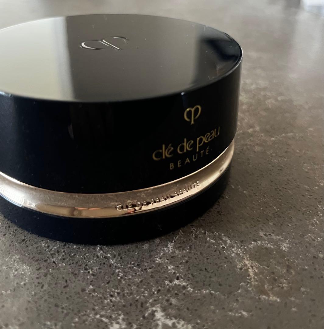 クレドポー　プードルトランスパラントn ライト