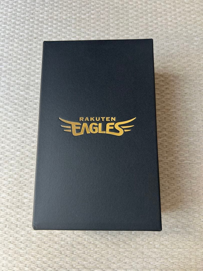 楽天イーグルス 早川選手 直筆 サインボール 鏡面台付 2022