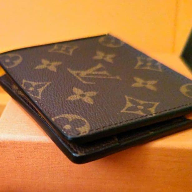 未使用品【公式ウェブサイト購入品】ルイヴィトン ポルトフォイユ ミュルティプル