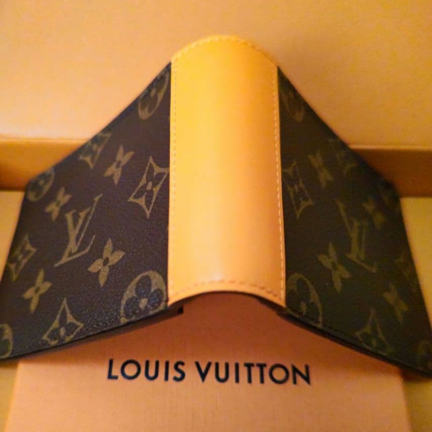 未使用品【公式ウェブサイト購入品】ルイヴィトン ポルトフォイユ ミュルティプル