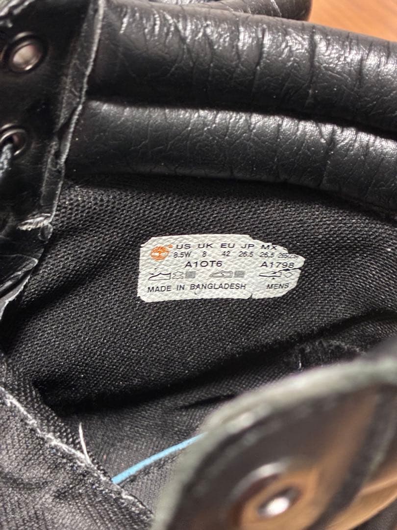 Timberland ブラック6インチブーツ　A1OT8