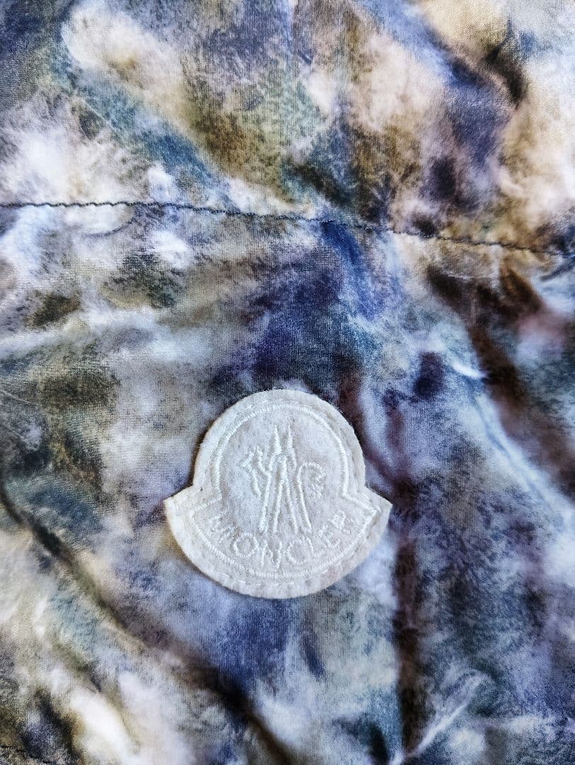 MONCLER カモフラージュ ダウンベスト