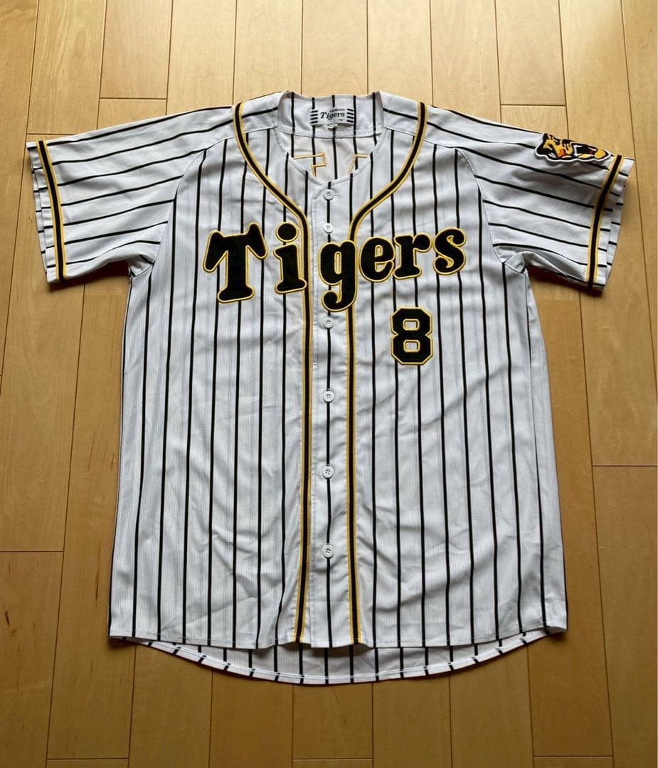 ①阪神タイガース　佐藤輝明選手　旧ホーム　ユニフォーム　Oサイズ　#８
