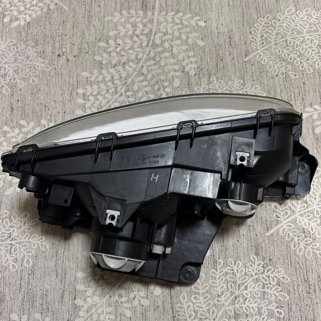 三菱ふそう　ファイター　ヘッドライト　左　ディスチャージ　たもつ