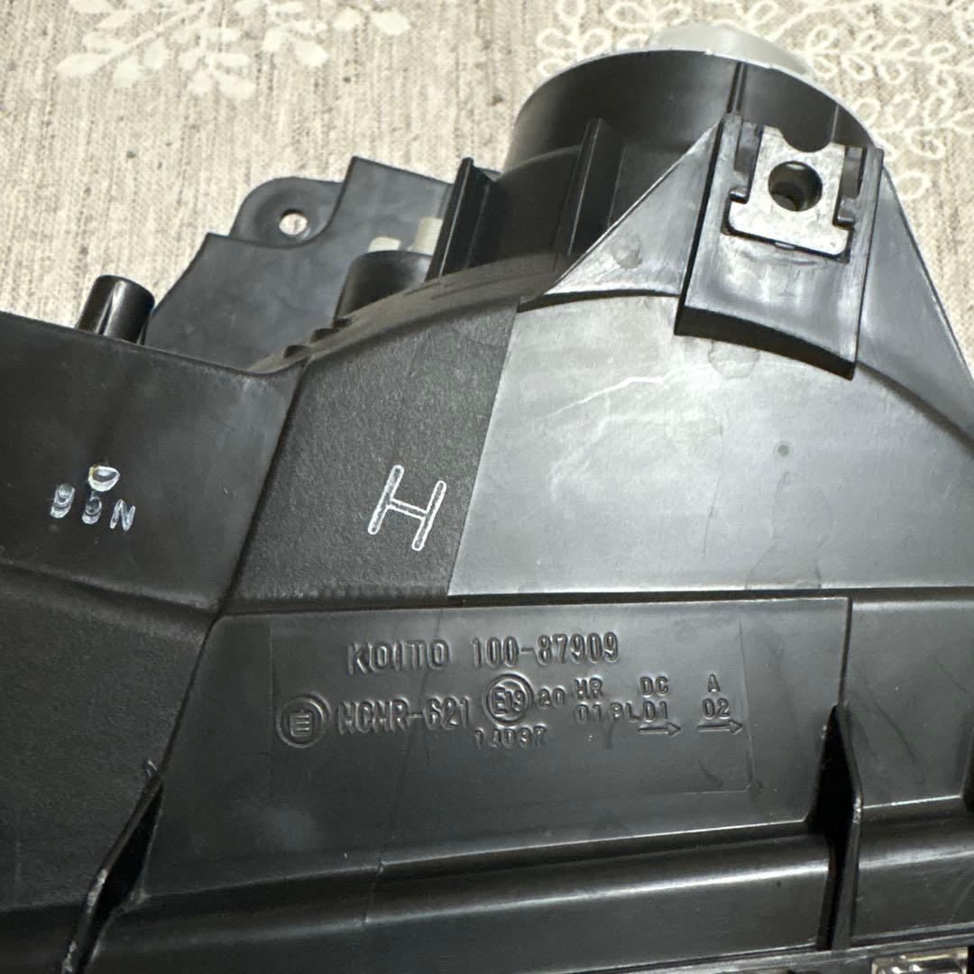 三菱ふそう　ファイター　ヘッドライト　左　ディスチャージ　たもつ